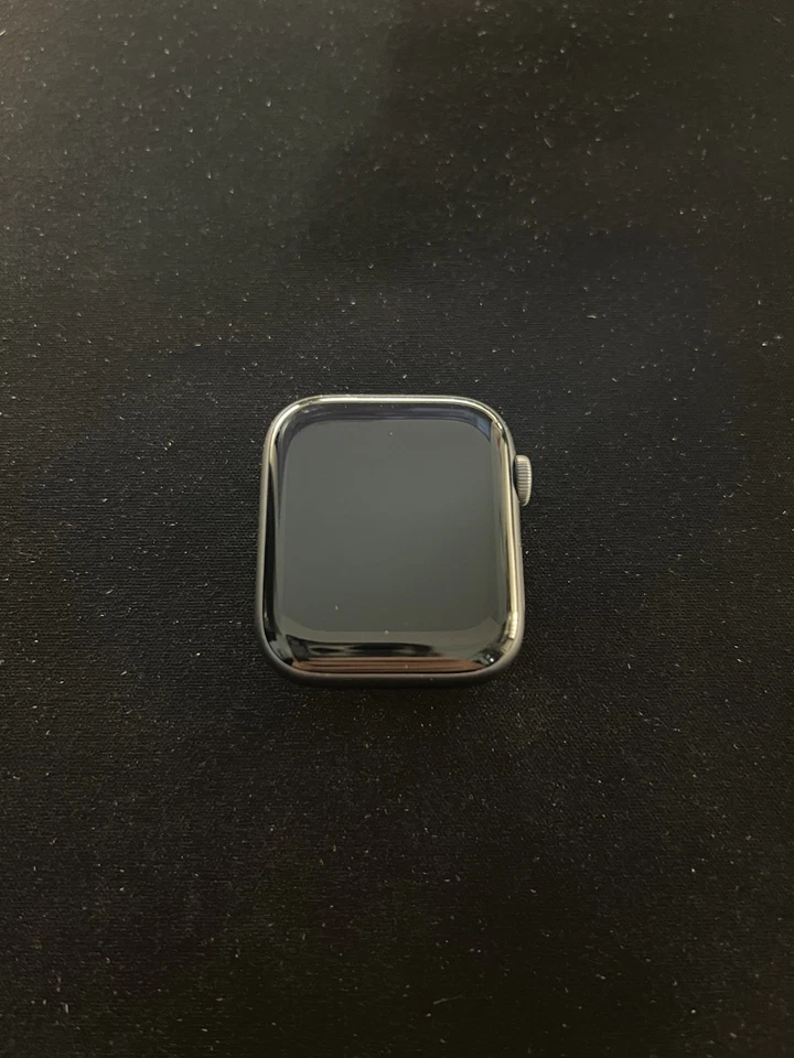 Apple Watch Series 4 44mm Cassa Alluminio Grigio Siderale, Cinturino Sport Nero, - Immagine 3 di 4