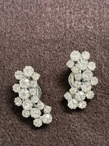 Vintage Weiss Clip On Rhinestone Earrings
