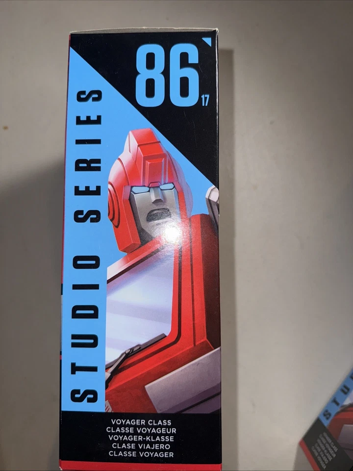 Transformers Studio Series 86-17 Ironhide NIB Damaged Box - Image 2 of 4