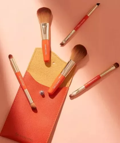 Red Envelope Makeup Brush Set - Soft-touch -Essential for Travel -5-Piece Set - Picture 2 of 6