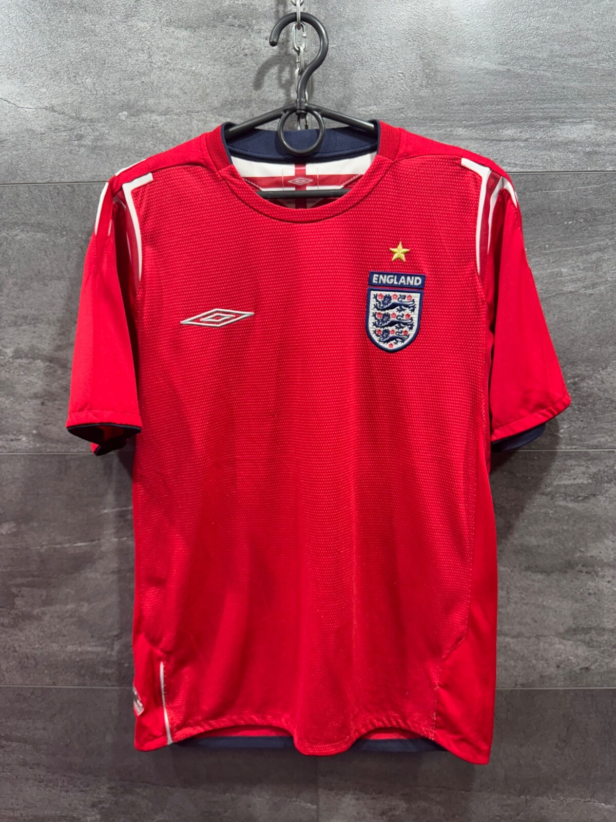 England Football Shirt Soccer Jersey 2004-06 Away Shirt Red UMBRO vintage Size S