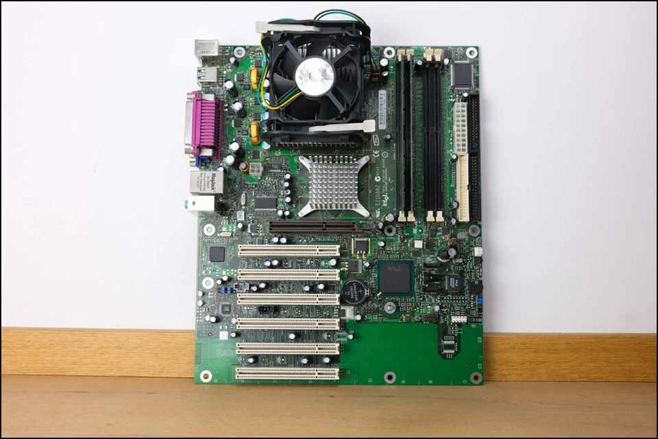 SCHEDA MADRE MAINBOARD INTEL E210882 D865GBF D865PERC mPGA748 - PENTIUM 4 - Immagine 2 di 4