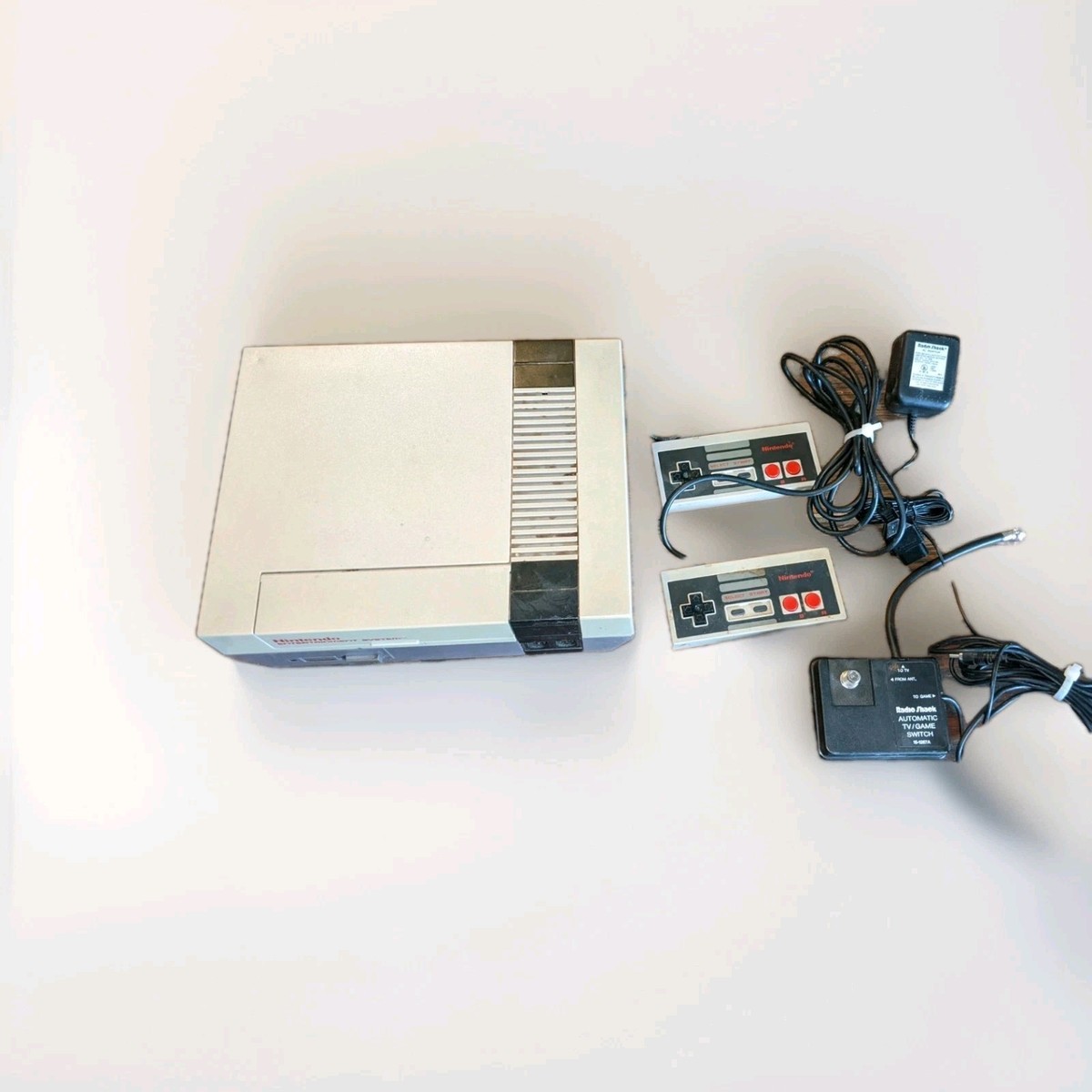 Nintendo NES Action Set Home Console Included Duck Hunt Game