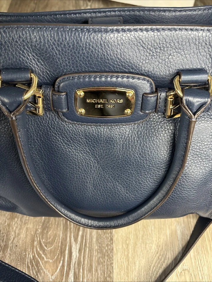 Bolsa tote satchel/ombro Michael Kors Hamilton East West couro azul - Imagem 2 de 4