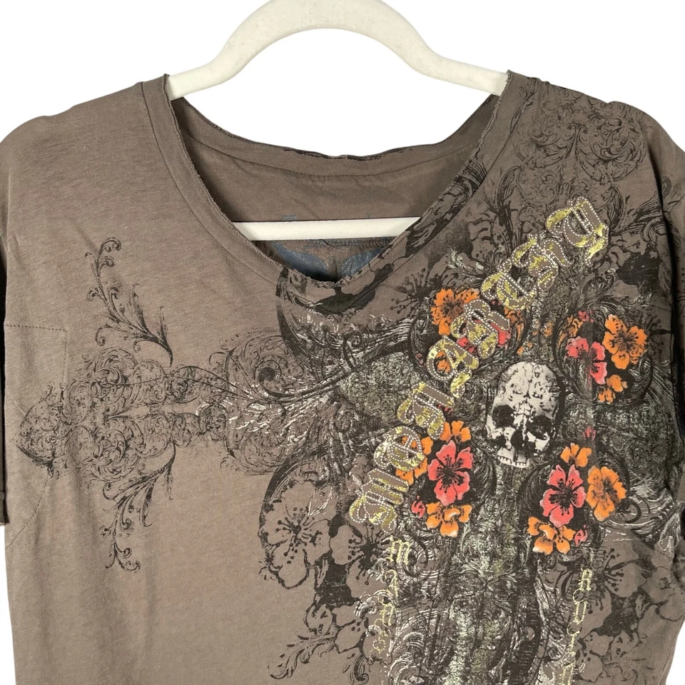 Монархия футболка средний череп цветочный металлический графический короткий рукав v-образным вырезом - Изображение 3 из 4