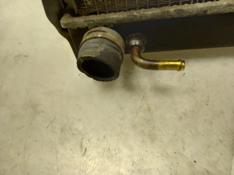 92 93 94 95 TOYOTA 4 RUNNER SR5 3.0L RADIATOR - Image 3 of 4