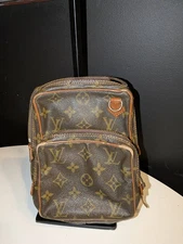 LOUIS VUITTON Monogram Mini Amazone Shoulder Bag No Strap Zipper Ripped Repair