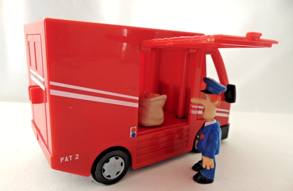 POSTMAN PAT  WITH SDS PUSH ALONG PARCEL VAN AND MAIL BAG - Image 3 of 4