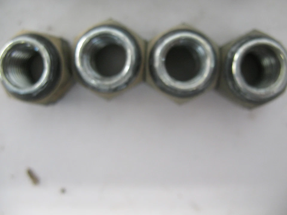 Yamaha Moto4 YFM250 1991 tuercas Foto 2 de 4