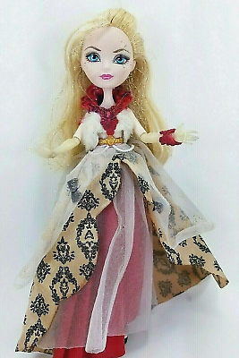 Apple White Thronecoming Doll