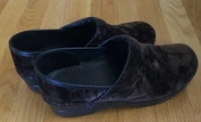 Dansko Brown Crushed Velvet Nurse Clogs EUR 38 Womens Size 7.5-8 Comfort Shoes