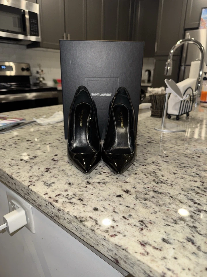 Zapatos de salón/tacones negros brillantes YSL para mujer talla 6 Foto 3 de 4