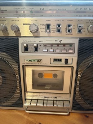 Vintage Toshiba BomBeat RT-8980SM Boombox AM/FM Cassette Recorder