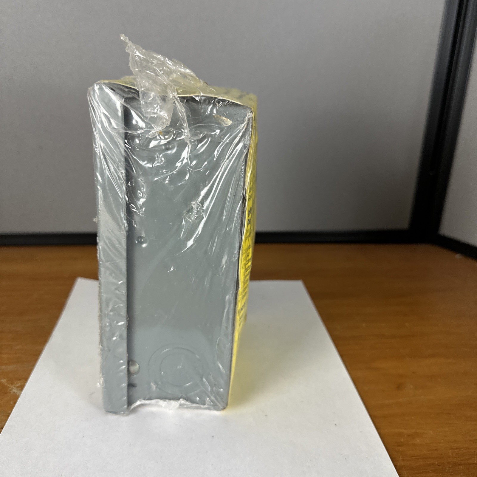 NEW SQUARE D FP221R PULL-OUT DISCONNECT SWITCH 30 AMP FUSIBLE