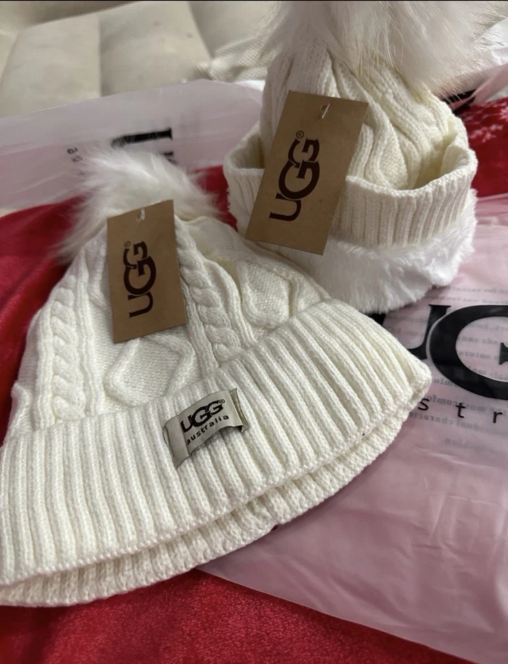 Gorro de malha UGG cabo com forro de lã. Novo em folha tamanho único adulto. Cor branca - Imagem 3 de 4