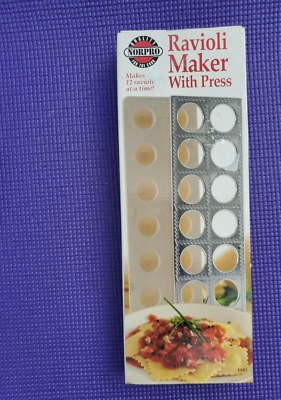 NORPRO RAVIOLI MAKER WITH PRESS #1043 NEW