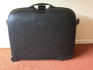 samsonite black suitcase