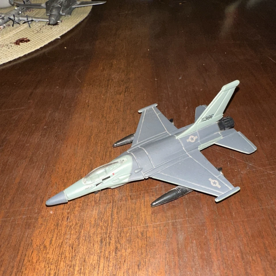 Road Champs Plane Diecast F-16Eagle  Made in China 3.5" W x 5"L - Image 4 of 4
