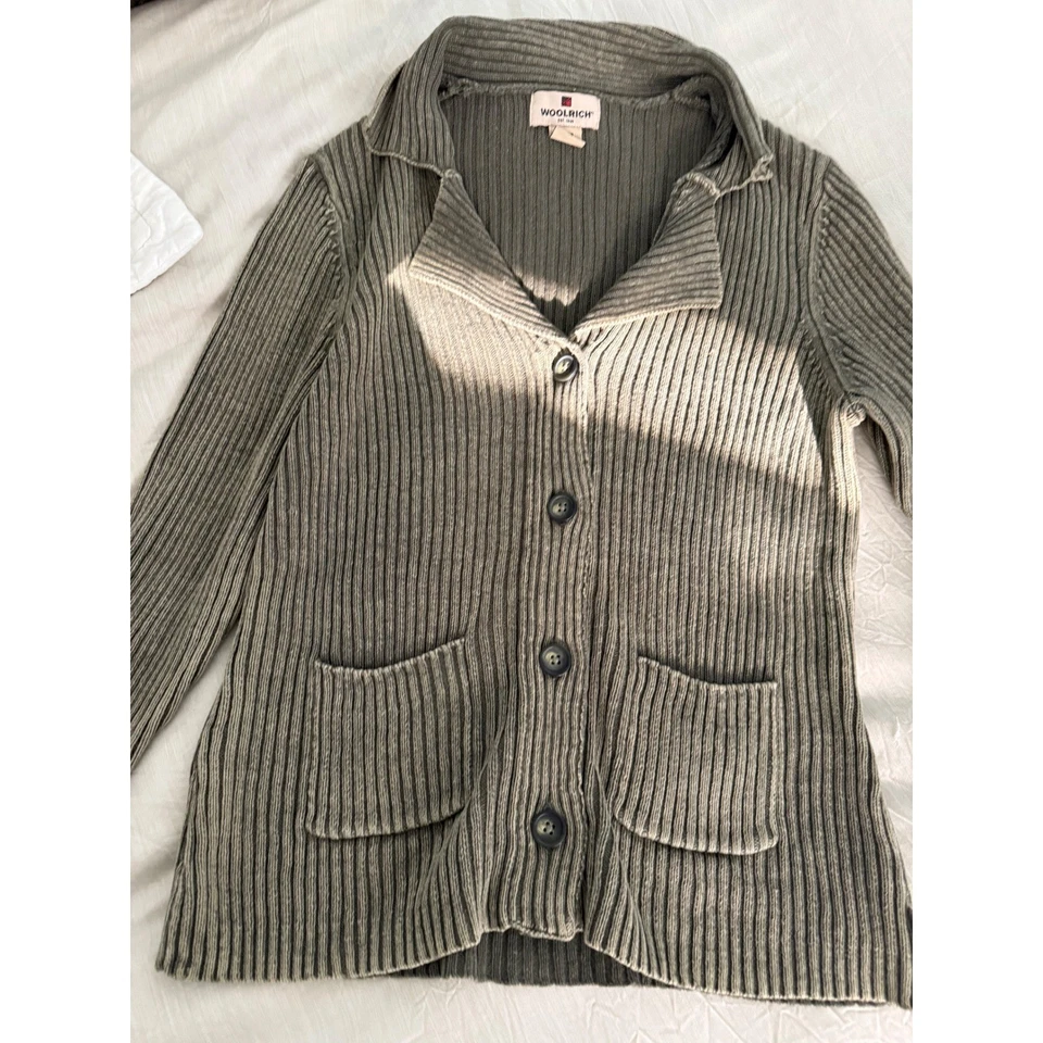 Suéter cárdigan tejido acanalado verde oliva Woolrich para mujer con bolsillos mediano M Foto 2 de 4