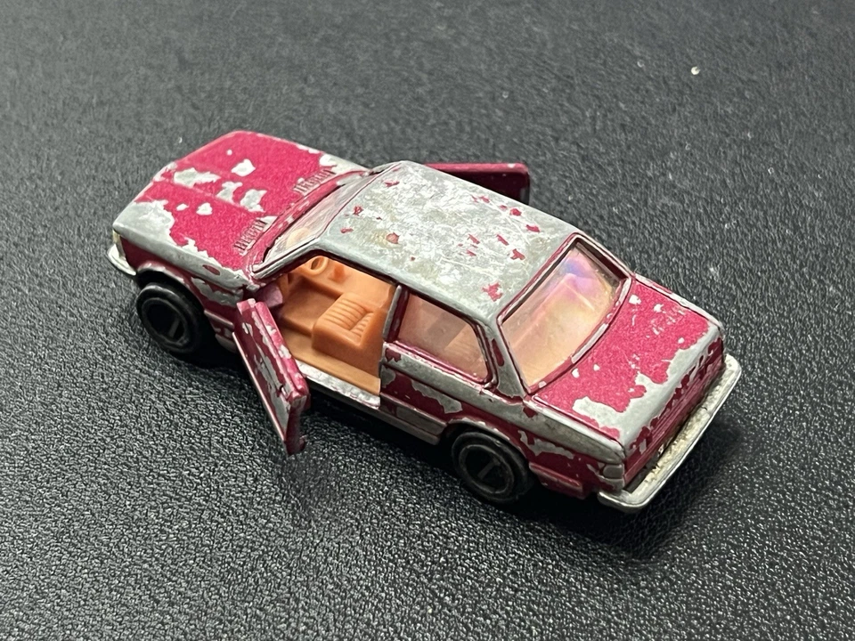 Vintage Tomica BMW 320i No F43 Diecast Maroon Color Loose VG - Image 4 of 4