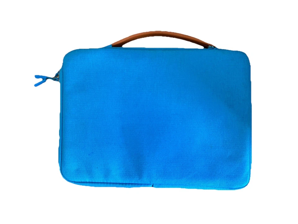 Laptop Sleeve for 13.3-Inch MacBook Air/Pro, 14-Inch MacBook Pro (M4/M3/M2/M1) - Image 2 of 3