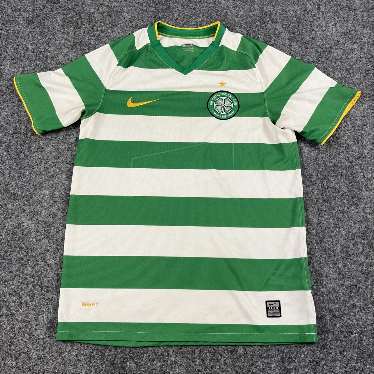 Preços baixos em Ventilador de Futebol Clube Internacional Nike