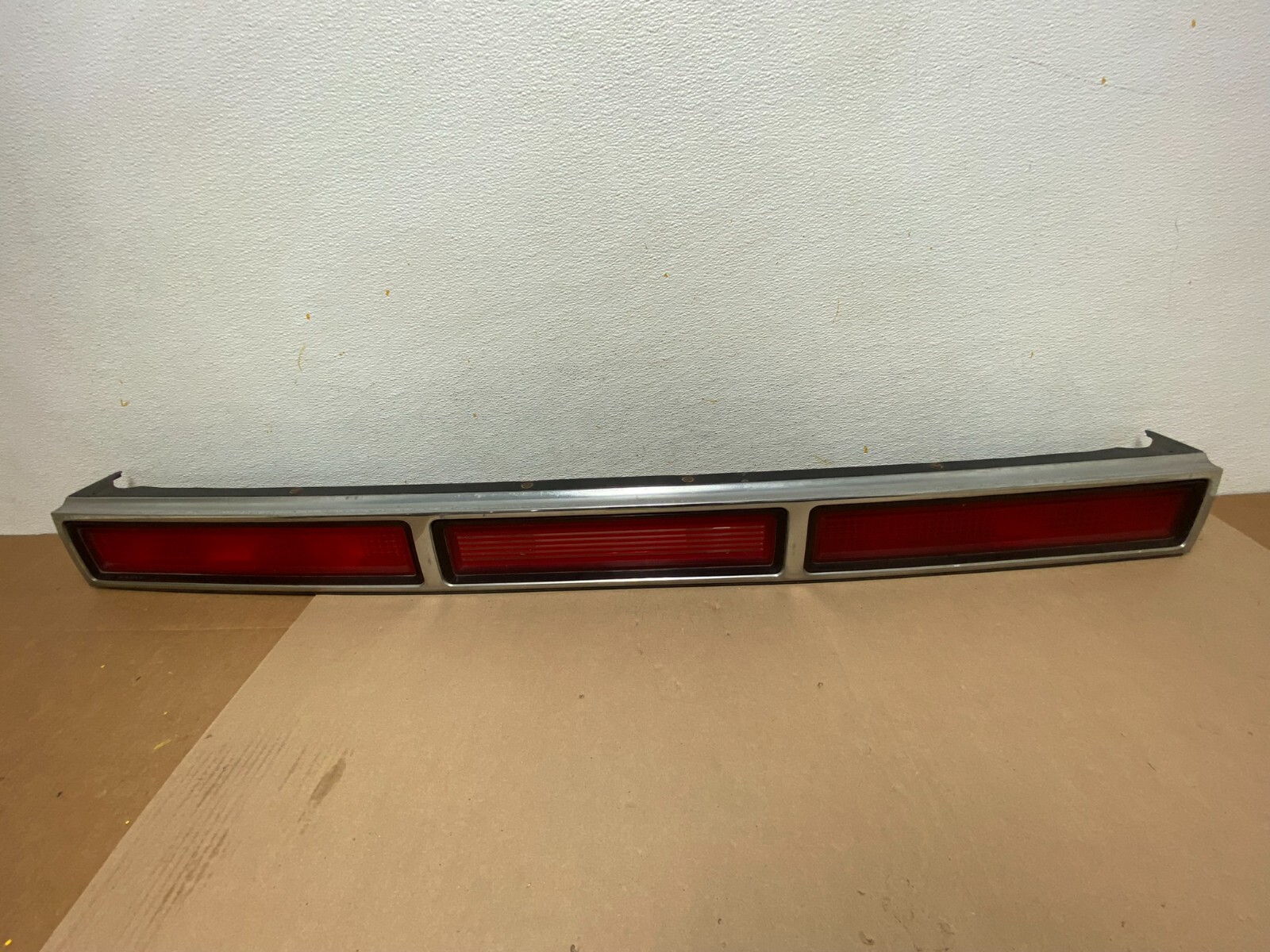 1995 1996 1997 Lincoln Town Car Center Brake Tail Light Lamp 3924P Oem