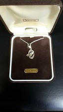 925 TERLING SILVER PENDANT THREE RAL SAPPHIRES, SUEDE CASE AND FREE CHAIN