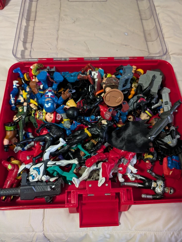 Marvel & DC Comics Action Figures Lot over 50 figures and 20+ accessories - Image 2 of 4