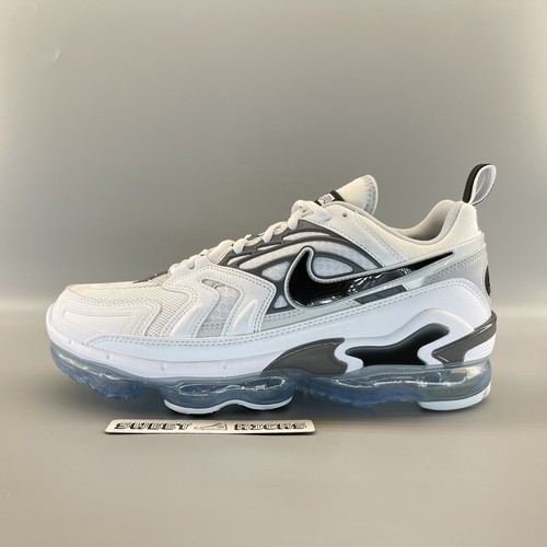 white vapormax size 9