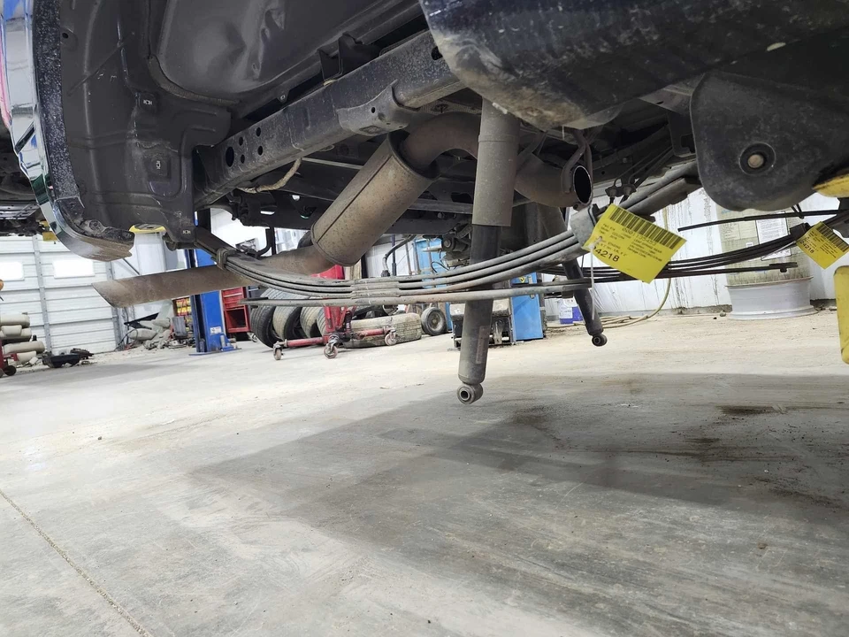 Conjunto de resorte de hoja trasera platón largo Chevy Colorado GMC Canyon 16-22 OEM 84639552 Foto 2 de 4