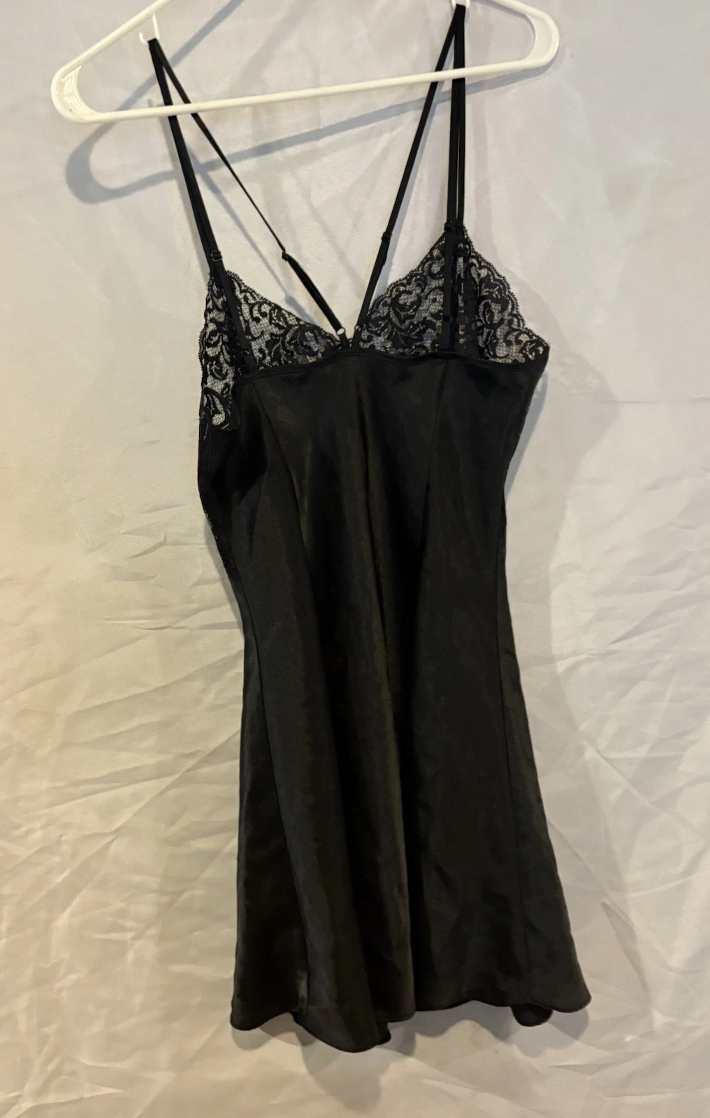 UNDERCOVER Mini abito slip vintage Y2K Victorias Secret piccolo raso nero con bordo in pizzo