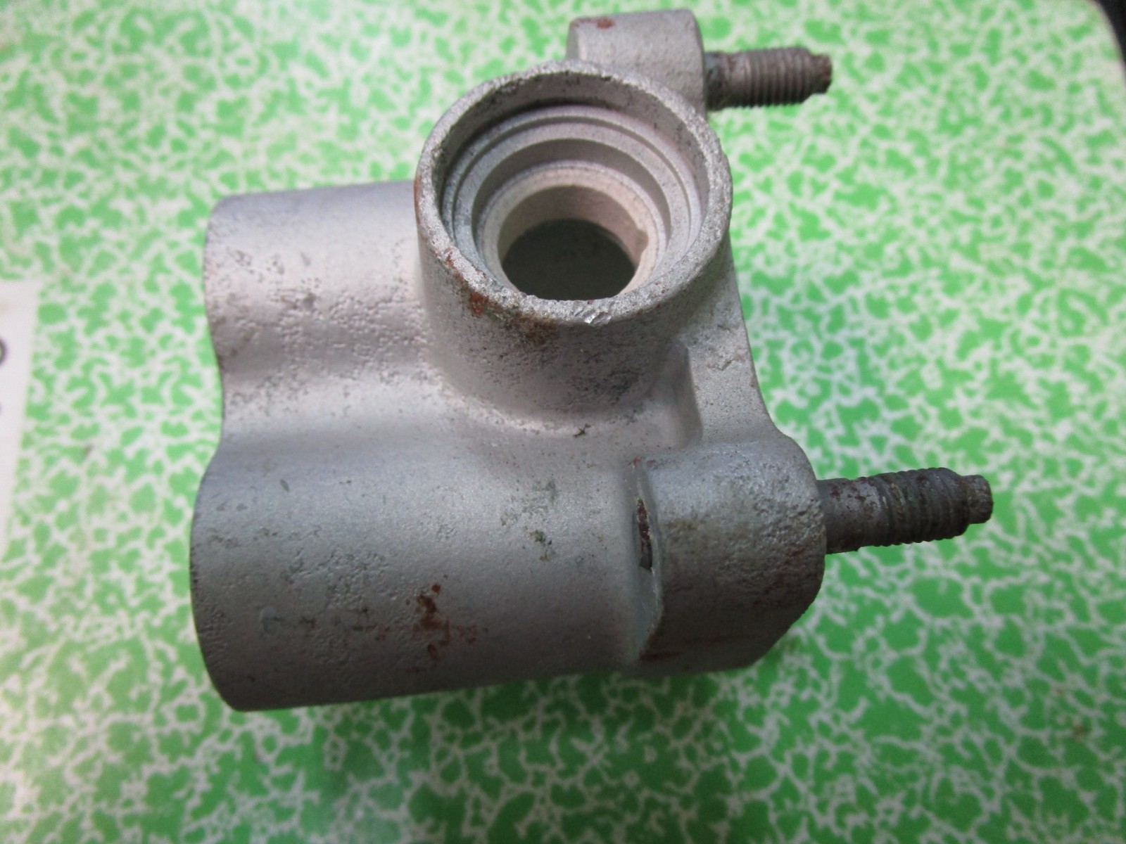 Rolls Royce Shadow, Corniche Bentley T rear height control valve housing UR17810
