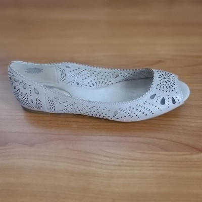 Easy Spirit Esjenifry Casual Slip-On Perforated Ballet Flats Sz. 9M Gold 