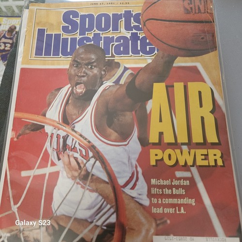 Michael Jordan Magazine Lot of 15 Sports Illustrated 1990-95 Bulls W/Sleeves - Picture 12 of 16