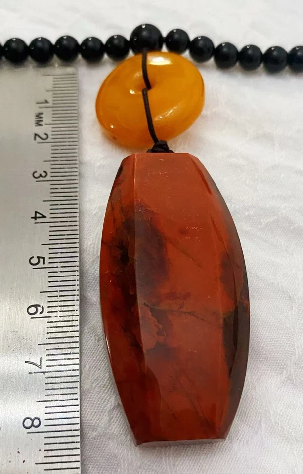 Antiguo collar chino de ágata roja sureña, ámbar y ágata negra Foto 4 de 4