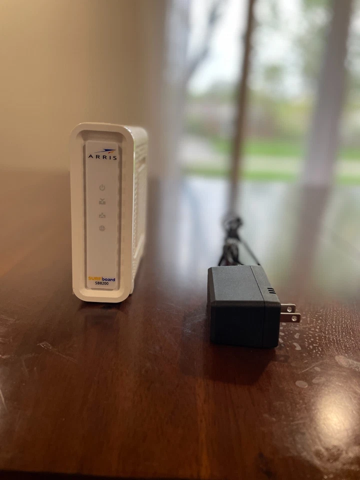 Cable módem ARRIS SURFboard SB8200 DOCSIS 3,1 Gbps Foto 2 de 3
