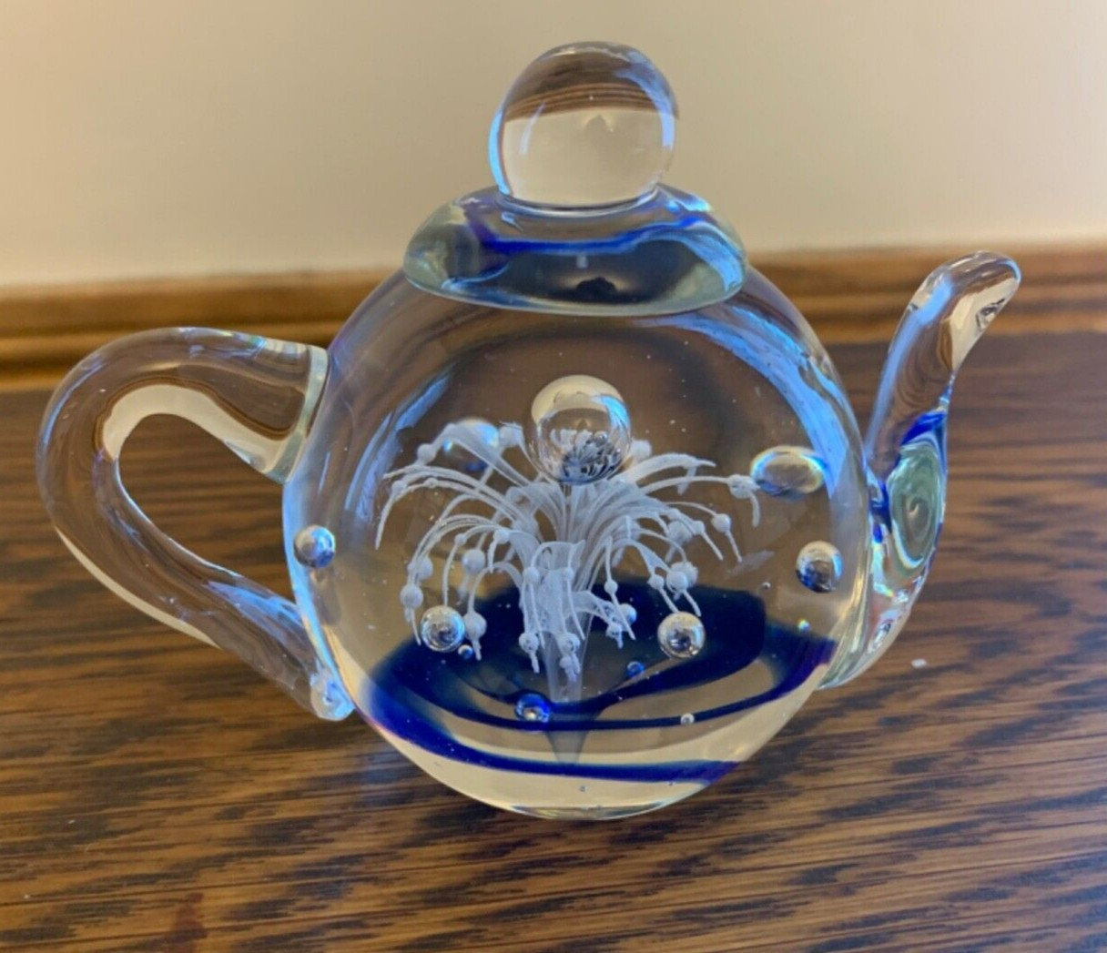 Dynasty Gallery Heirloom Collectibles Blue Glass Teapot paper weight 4