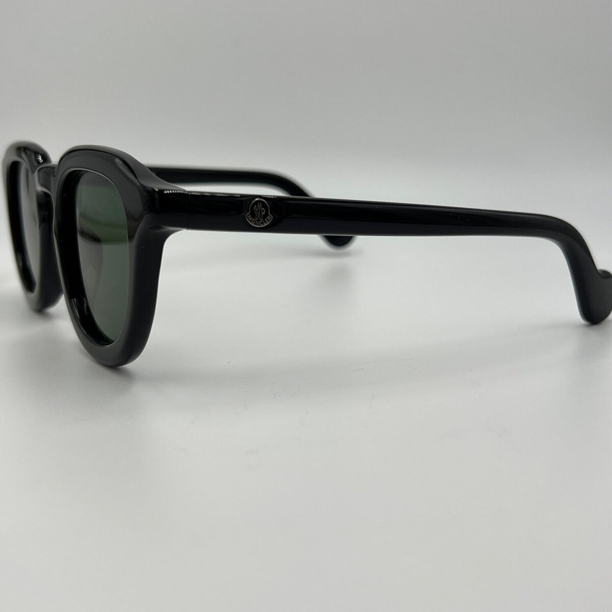 Authentic MONCLER ML0079-F 01N Shiny Black Green Lens Authentic MONCLER ML0079-F 01N Shiny Black Green Lens