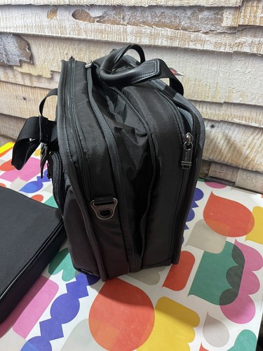 New TUMI Grey Nylon Gen 4.2 Expandable Organizer Laptop Briefcase ( Lost Strap ) - Picture 4 of 15