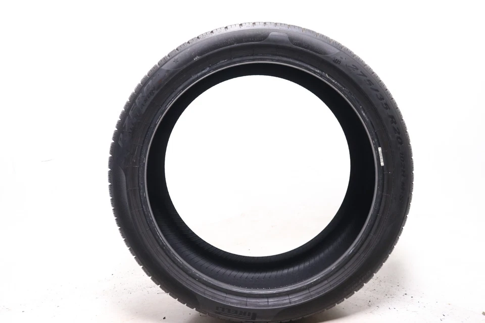 Juego de 2 Pirelli P Zero usados 275/35R20 toda temporada - 102H - 7,5-8/32 Foto 4 de 4