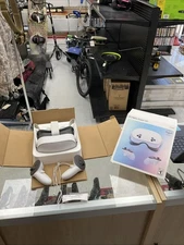 Meta Quest 3S 128 GB VR Headset With Controllers 228175