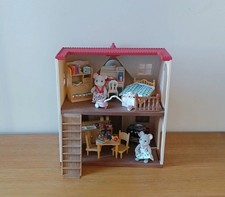 Sylvanian Families Cosy
