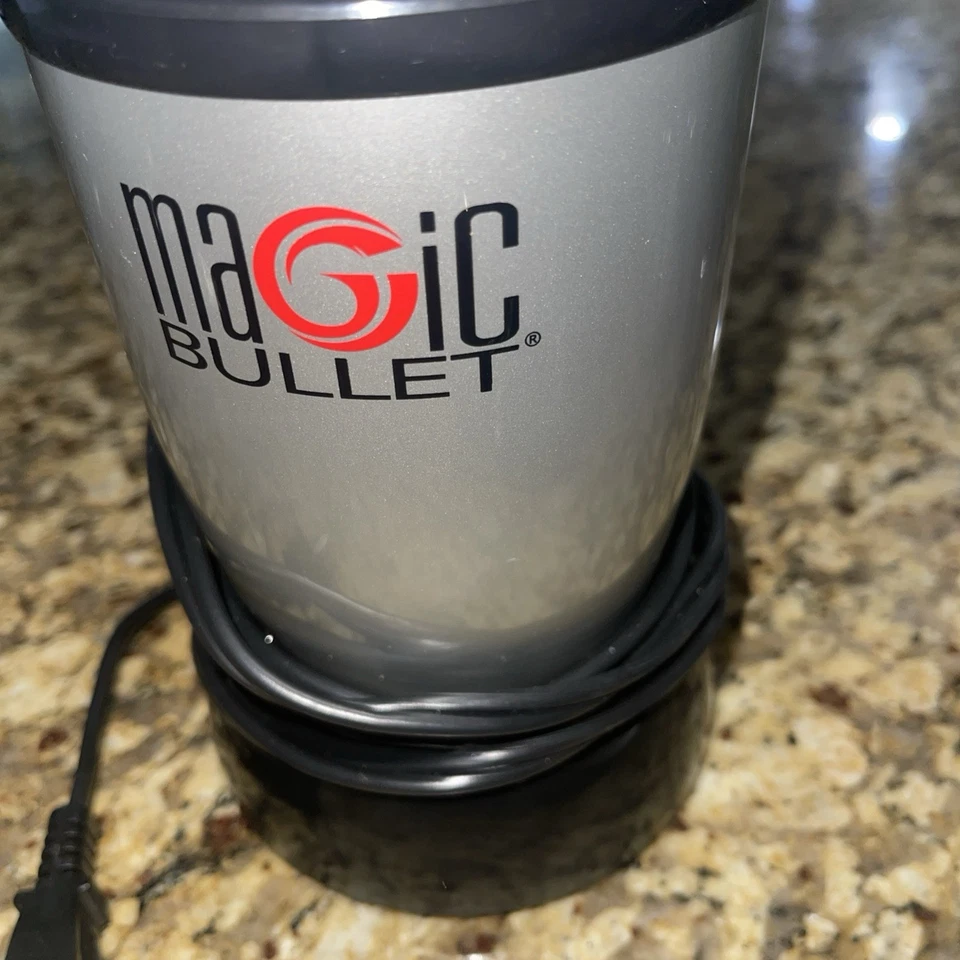 Magic Bullet Blender Set – 11-Piece Personal Blender with Cups. Tested Works - Image 2 of 4