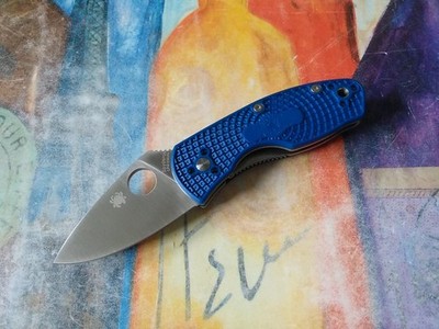 Spyderco Ambitious Lightweight, Satin CPM-S35VN Plain Blade, Blue FRN Handle