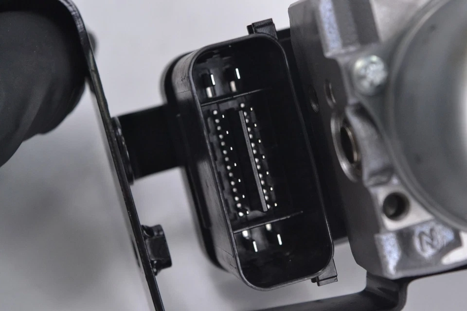 Pompe de frein ABS HONDA CB 500 HORNET PC71 2024-2025 - Photo 3/4