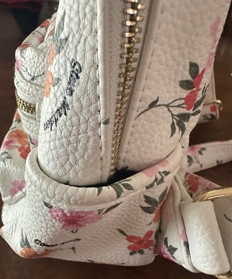 Steve Madden Mini Backpack White Floral Faux Leather 100% PU  display picture 1