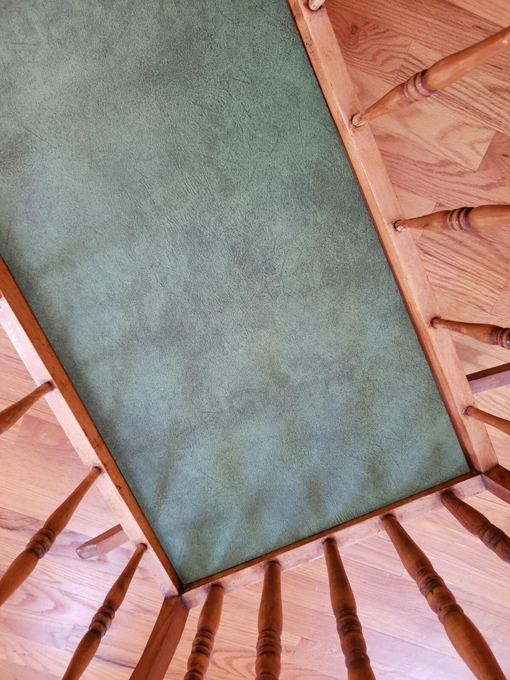 Cuna para bebé: husillo de arce antiguo del siglo XIX con accesorios de ropa de cama modernos Foto 4 de 4