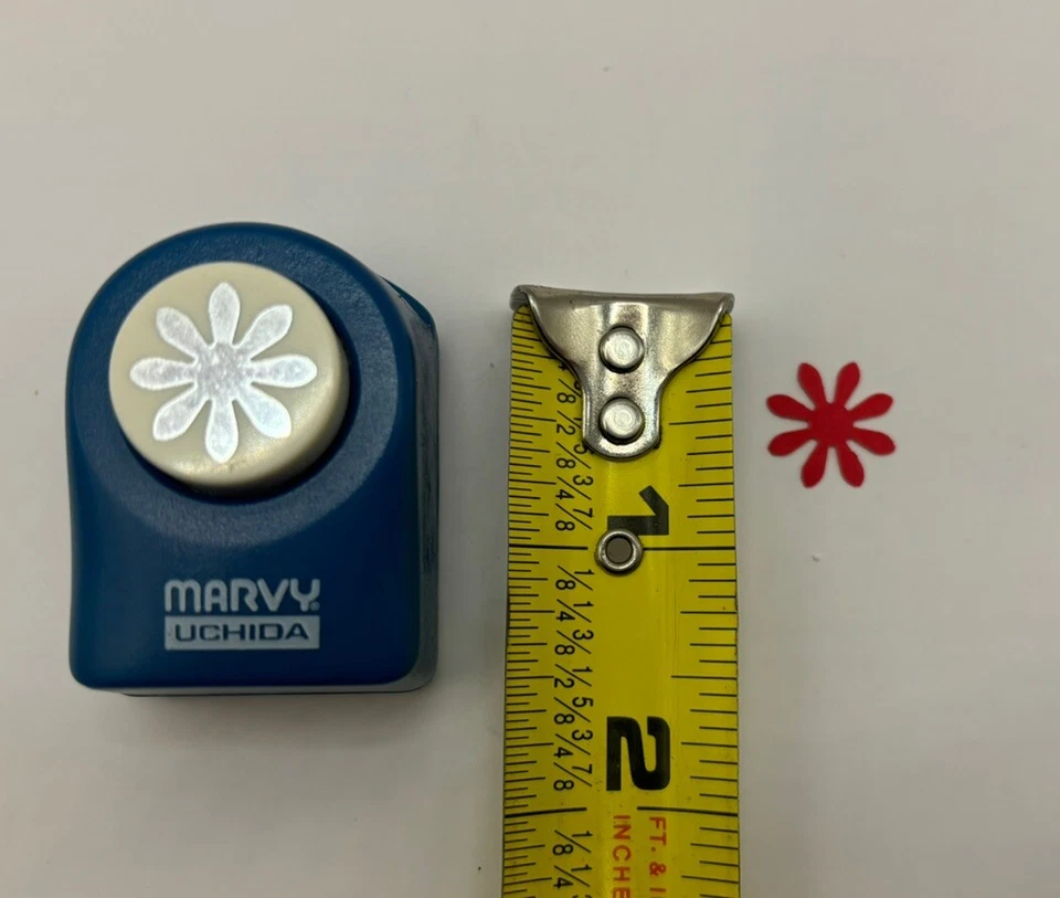 Lot of 2 Paper Punch Tools Floral & Snowflake Crafts Scrapbooking Card Making - Image 3 of 4