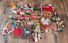 LARGE ASSORTED LOT OF WOODEN COUNTRY PRIMITIVE CHRISTMAS ORNAMENTS